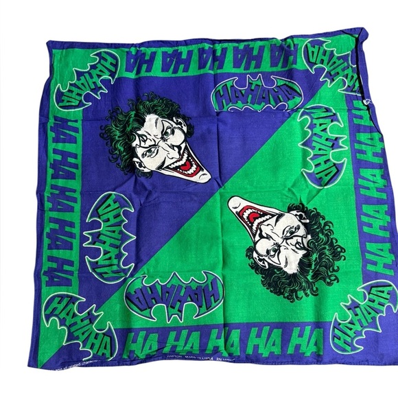 Batman Blue and Green Joker Scarf - Picture 3 of 10